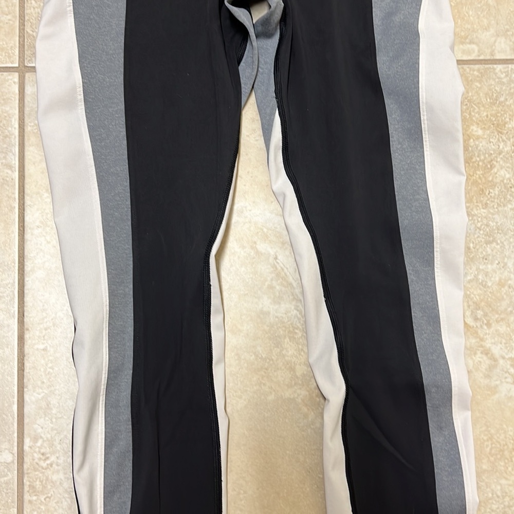 Athleta crest colorblock tight small black, gray white - Picture 5 of 11